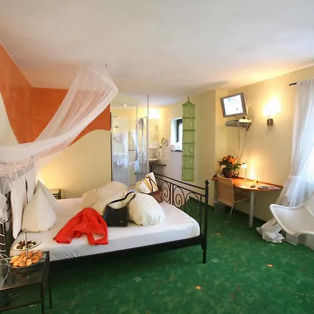Am Hirschhorn Hotel